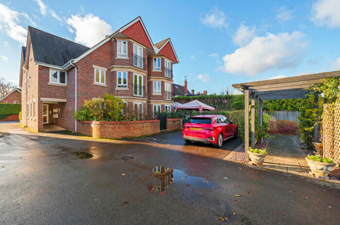2 Bedroom Apartment For Sale In Sturges Road, Wokingham, Berkshire, RG40