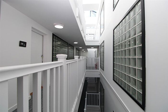 1 Bedroom Flat To Rent In Queen Street, Ramsgate, CT11
