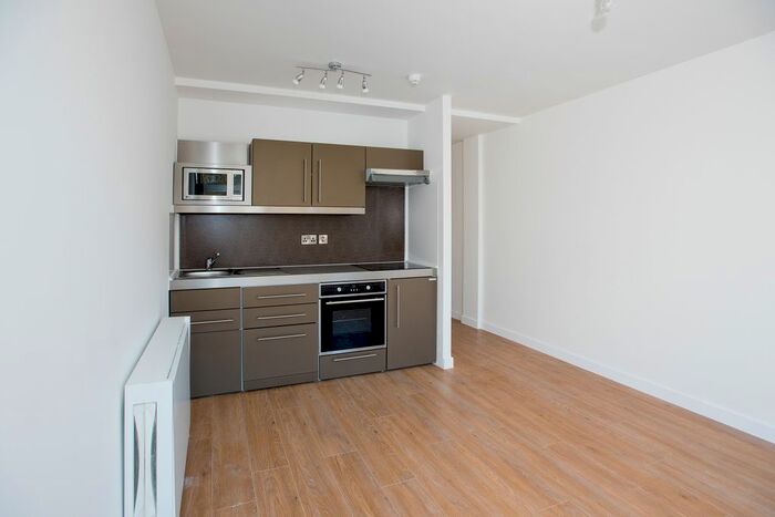 1 Bedroom Flat To Rent In Platform Road, Ocean Village, Southampton, SO14