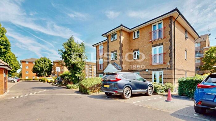 2 Bedroom Flat To Rent In Pelham Place, London, W13