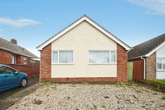 2 Bedroom Detached Bungalow For Sale In Wellesley Park, Wellington, TA21