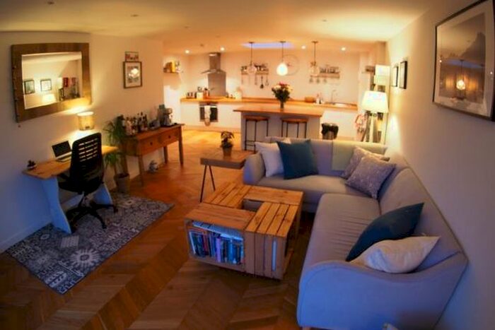 2 Bedroom Flat To Rent In Mill Lane, Edinburgh, EH6