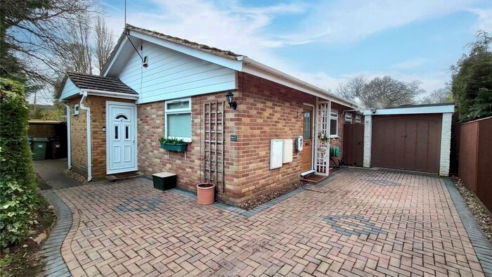 3 Bedroom Bungalow To Rent In Hayley Green, Warfield, Berkshire, RG42