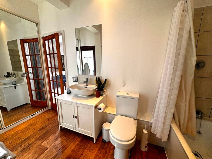 1 Bedroom Flat For Sale In Liverpool Road, London, N1