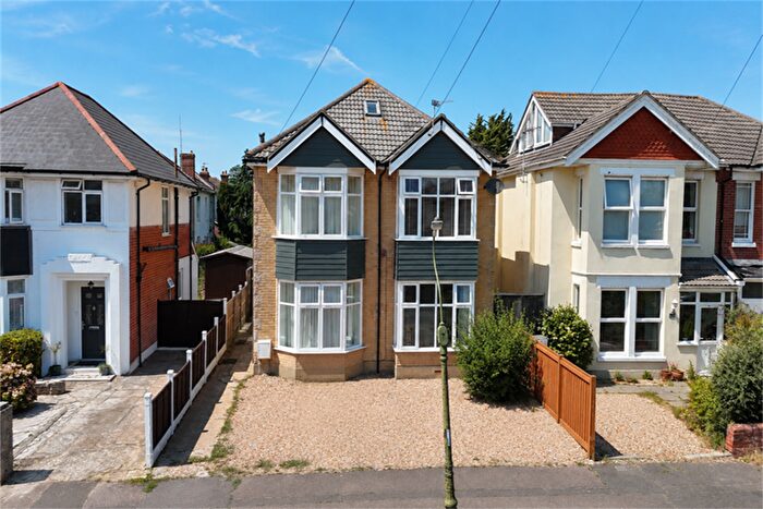 2 Bedroom Flat For Sale In Southbourne, BH6