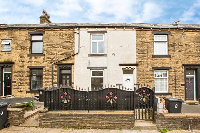 4 Bedroom Terraced House For Sale In Ashbourne Grove, Halifax, HX1
