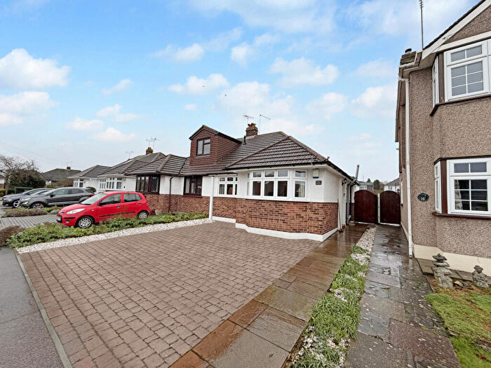 2 Bedroom Semi-Detached Bungalow To Rent In Keith Avenue, Dartford, DA4