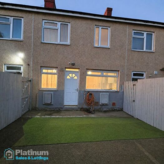 3 Bedroom Terraced House To Rent In Ovenden Way, Halifax, HX3