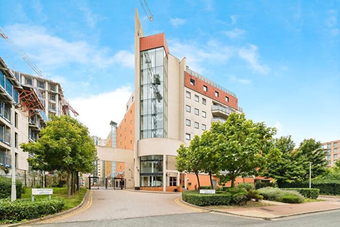 2 Bedroom Flat For Sale In Wards Wharf Approach, London, E16