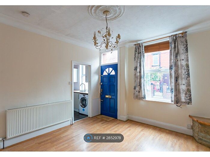 2 Bedroom Terraced House To Rent In Cecil Mount, Leeds, LS12