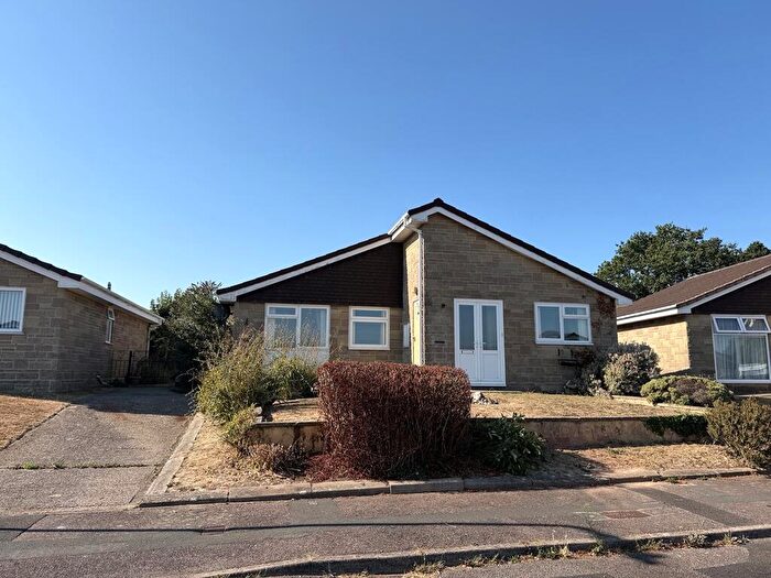 3 Bedroom Detached Bungalow For Sale In Woodbury Way, Axminster, EX13
