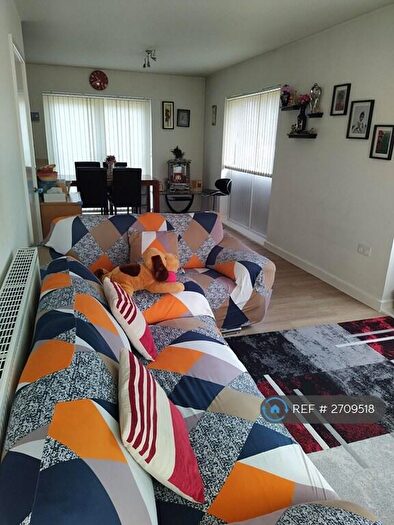 2 Bedroom Flat To Rent In Town Centre, Hatfield, AL10