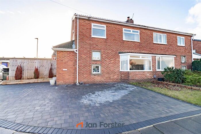 3 Bedroom Semi Detached House For Sale In Broomley Walk, Newcastle Upon Tyne, NE3
