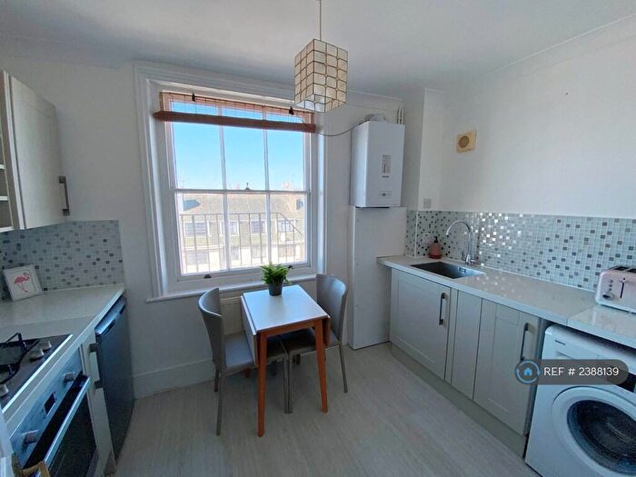 1 Bedroom Maisonette To Rent In Brunswick Place, Hove, BN3