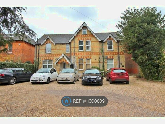 1 Bedroom Flat To Rent In Greenbanks, Basingstoke RG21