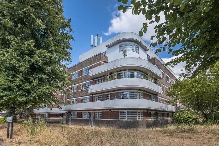 1 Bedroom Flat To Rent In Oaklands Estate, London, SW4