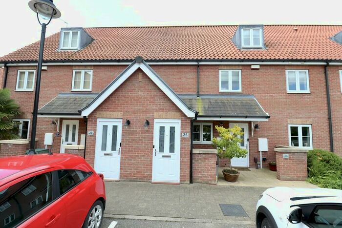 3 Bedroom Apartment For Sale In Ellisons Quay, Burton Waters, LN1