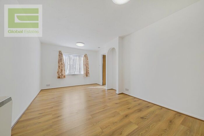 2 Bedroom Flat To Rent In Church Lane, Tooting, SW17