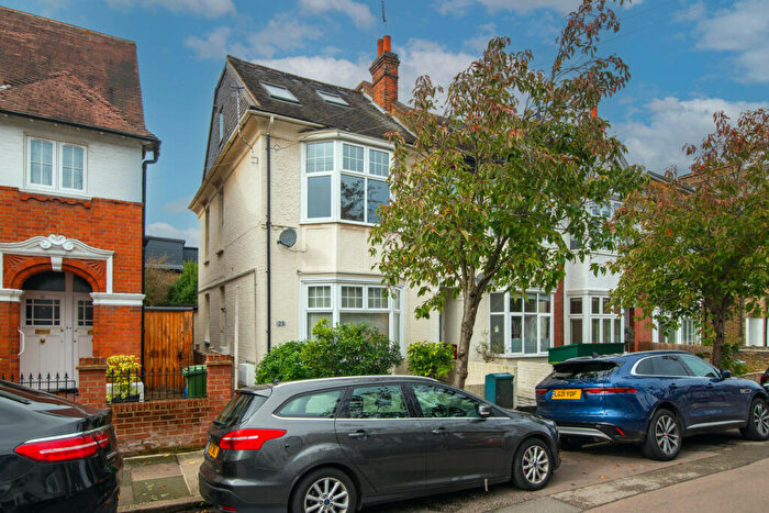 3 Bedroom Apartment To Rent In Elm Road, London, SW14