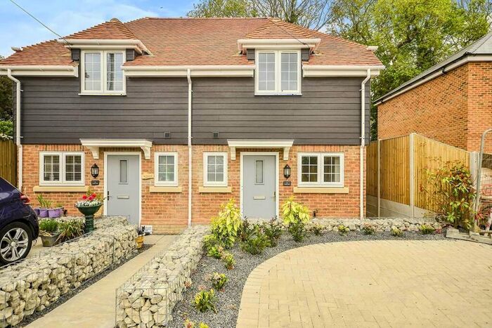 2 Bedroom Semi-Detached House To Rent In The Street, Woodnesborough, CT13