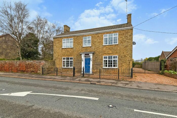 5 Bedroom Detached House For Sale In Downham Road, Outwell, Wisbech, PE14
