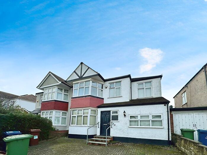 4 Bedroom Semi Detached House To Rent In Mayfield Avenue, Harrow, HA3