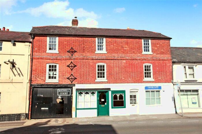 4 Bedroom Terraced House To Rent In New Park Street, Devizes, Wiltshire, SN10