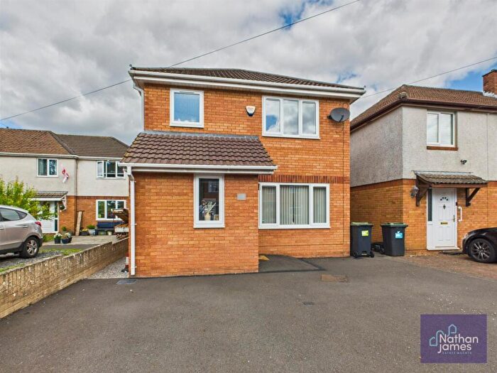 3 Bedroom House For Sale In Longcroft Road, Caldicot, NP26