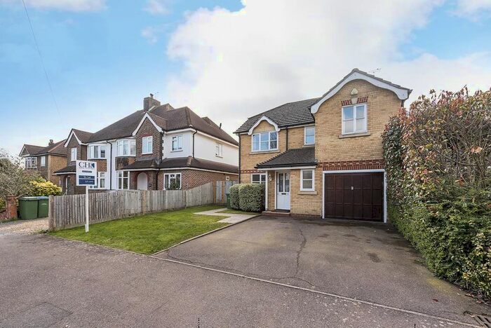 4 Bedroom Detached House To Rent In Woodfield Road, Thames Ditton, KT7