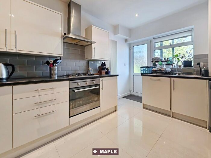 2 Bedroom Flat To Rent In Masons Avenue, Harrow, HA3