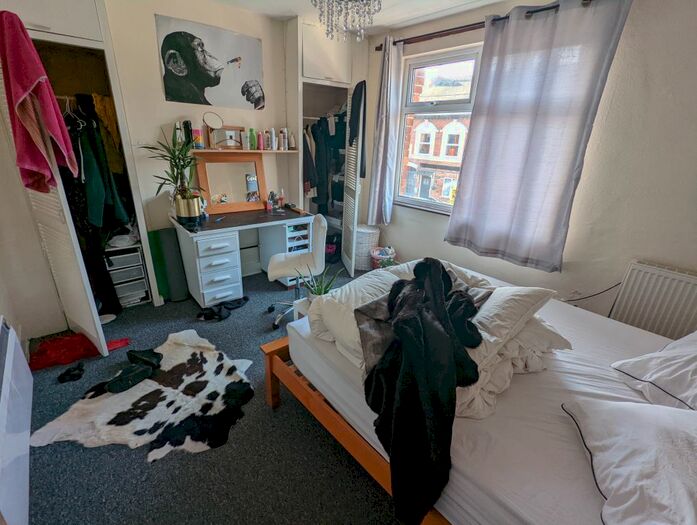 4 Bedroom Terraced House To Rent In De Beauvoir Road, Reading, RG1