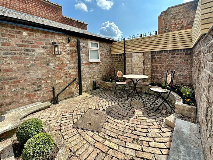 Studio To Rent In Portland Street, York, YO31