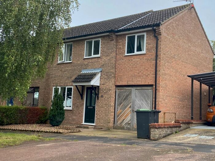 4 Bedroom Semi-Detached House To Rent In Wheatfields, Rickinghall, IP22