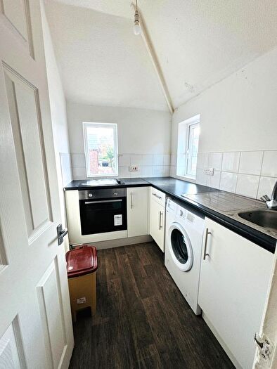 2 Bedroom Flat To Rent In Hilliard Road, Northwood, HA6