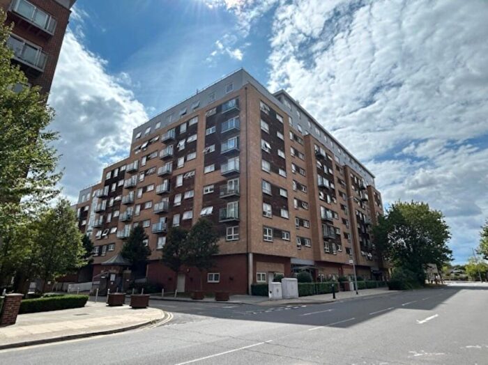 1 Bedroom Apartment To Rent In Cherrydown East, Basildon, Essex, SS16