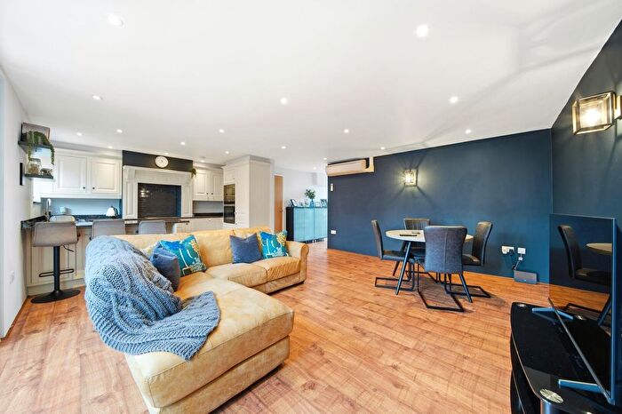 3 Bedroom Flat For Sale In Weekday Cross, Pilcher Gate, Nottingham, NG1