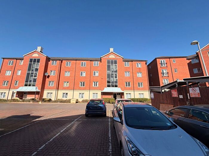 2 Bedroom Flat To Rent In Great Western Road, Gloucester, GL1