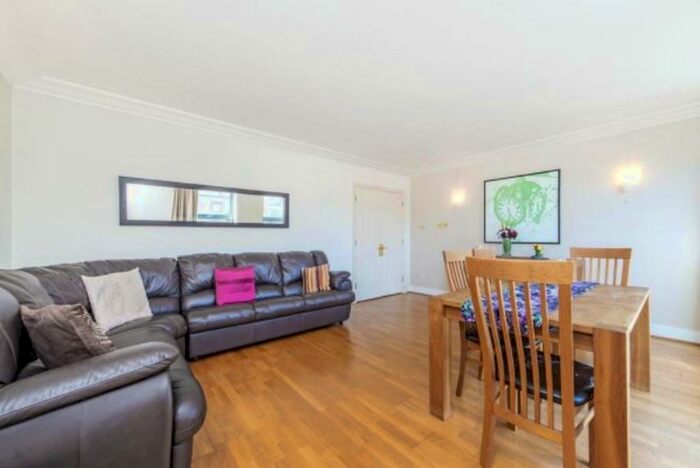 2 Bedroom Apartment To Rent In Park Road, Marylebone, London, NW1