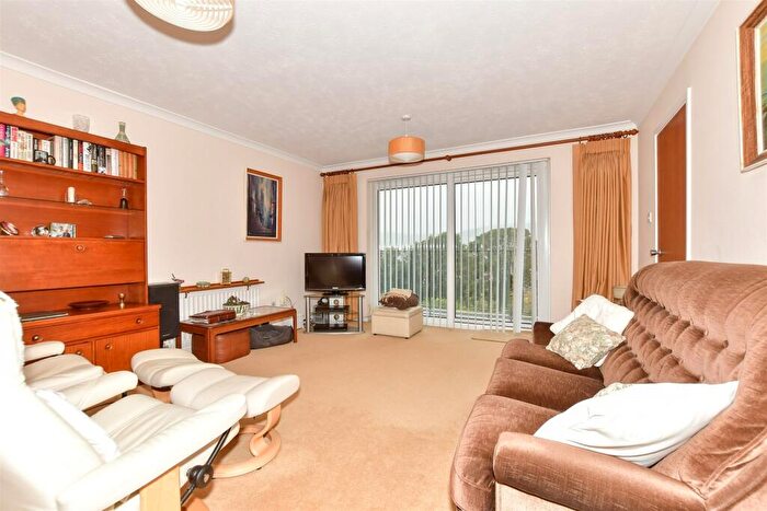 2 Bedroom Flat For Sale In London Road, River, Kent, CT17