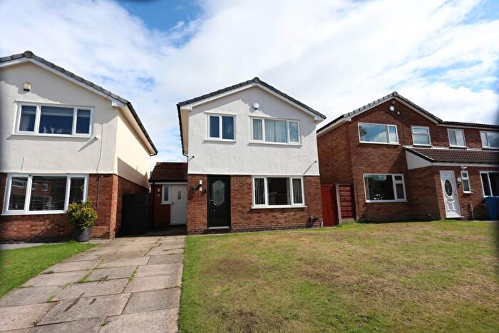 3 Bedroom Detached House For Sale In Cherrywood, Oldham, OL9