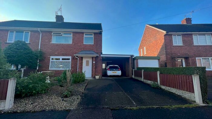 3 Bedroom Semi-Detached House To Rent In Burbage Road, Staveley, Chesterfield, S43