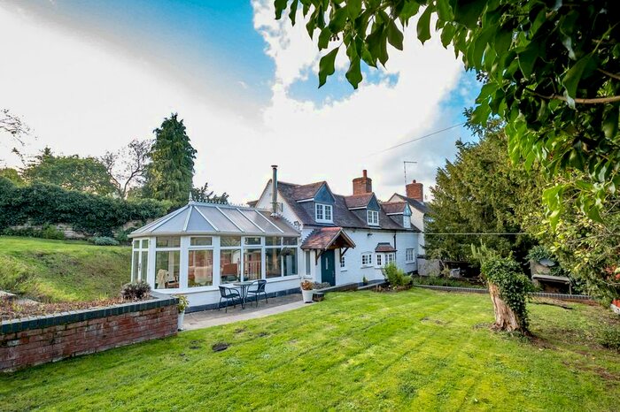 3 Bedroom Cottage For Sale In Stratford Road, Wootton Wawen, Henley-In-Arden B95