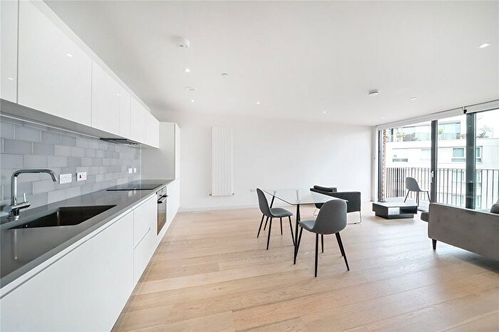 2 Bedroom Flat To Rent In Royal Crest Avenue, London, E16