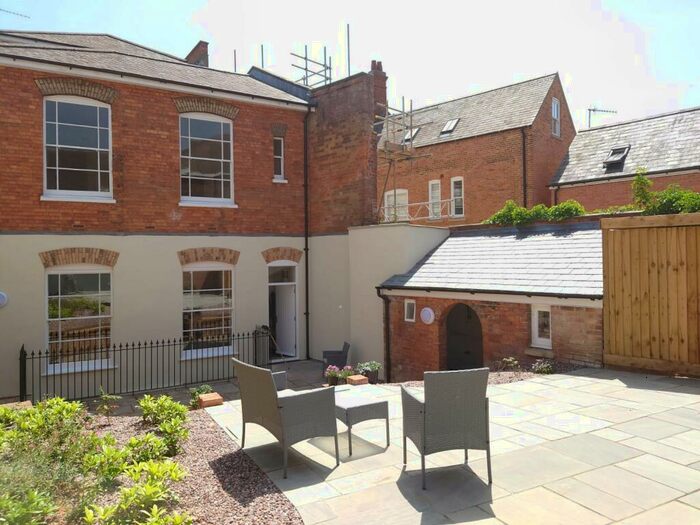 1 Bedroom Penthouse To Rent In London And County Mews, OX16