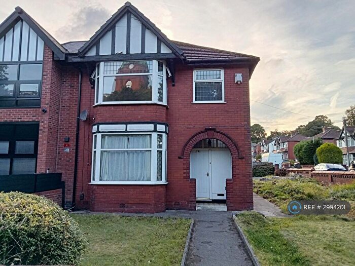 3 Bedroom Semi-Detached House To Rent In Blackburn Road, Bolton, BL1