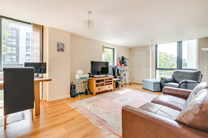 2 Bedroom Flat To Rent In Canalside Square, Islington, N1