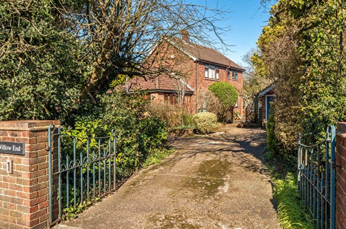 3 Bedroom Detached House For Sale In Stringers Avenue, Jacob's Well, Guildford, Surrey, GU4