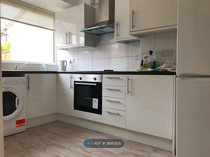 3 Bedroom Terraced House To Rent In Vernon Road, Leicester, LE2