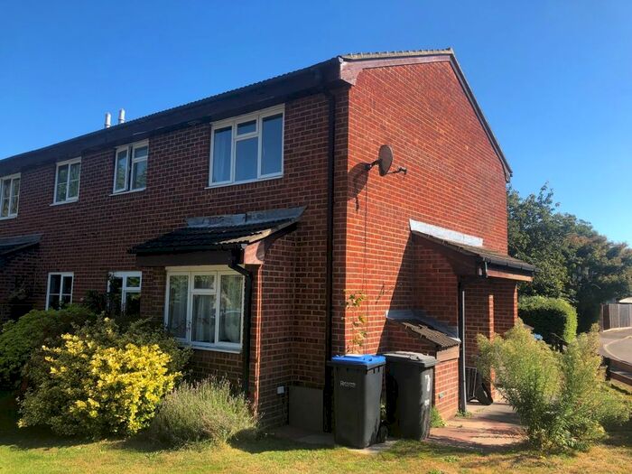 1 Bedroom Terraced House To Rent In Sycamore Walk, Englefield Green, Egham TW20