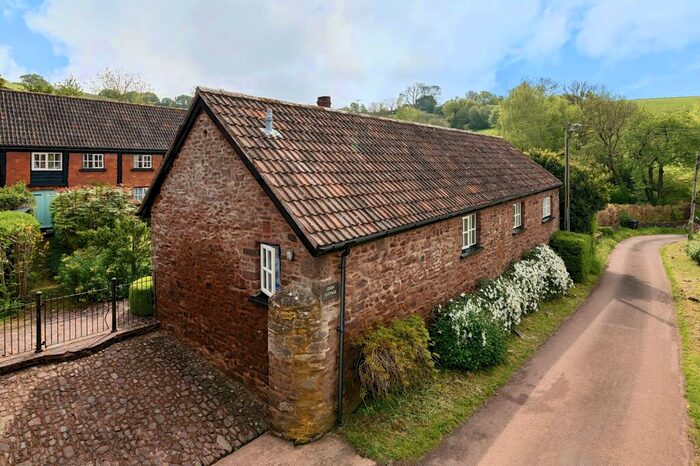 3 Bedroom Barn Conversion For Sale In Near Silverton, EX5